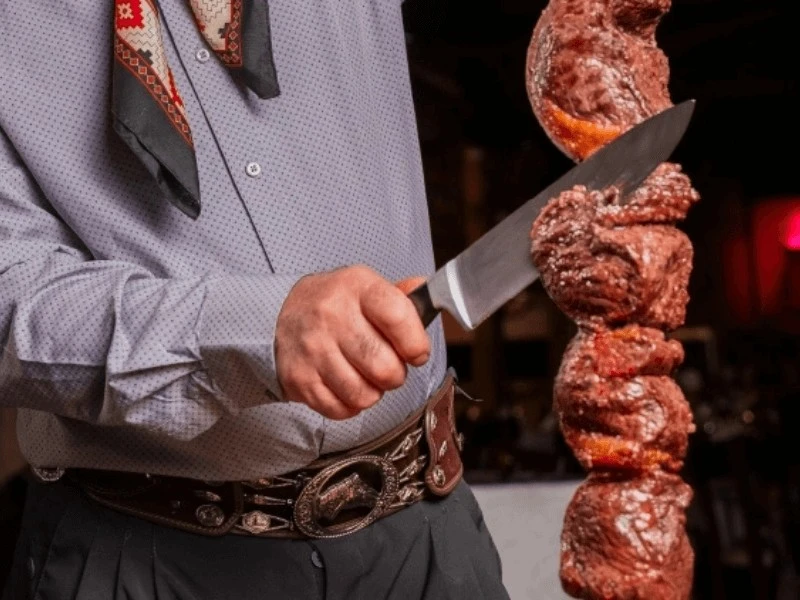 Almoço Gaúcho - Churrascaria Garfo & Bombacha